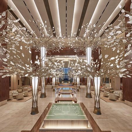 Mandarin Oriental Jumeira, Dubai Eksteriør billede The lobby of the Ritz-Carlton, DIFC