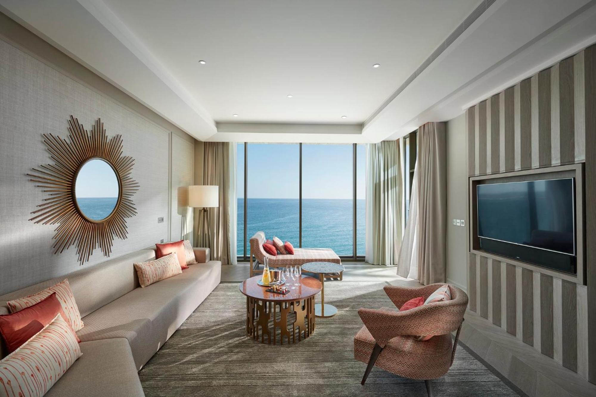 Mandarin Oriental Jumeira, Dubai Eksteriør billede The living room of a two-bedroom residence