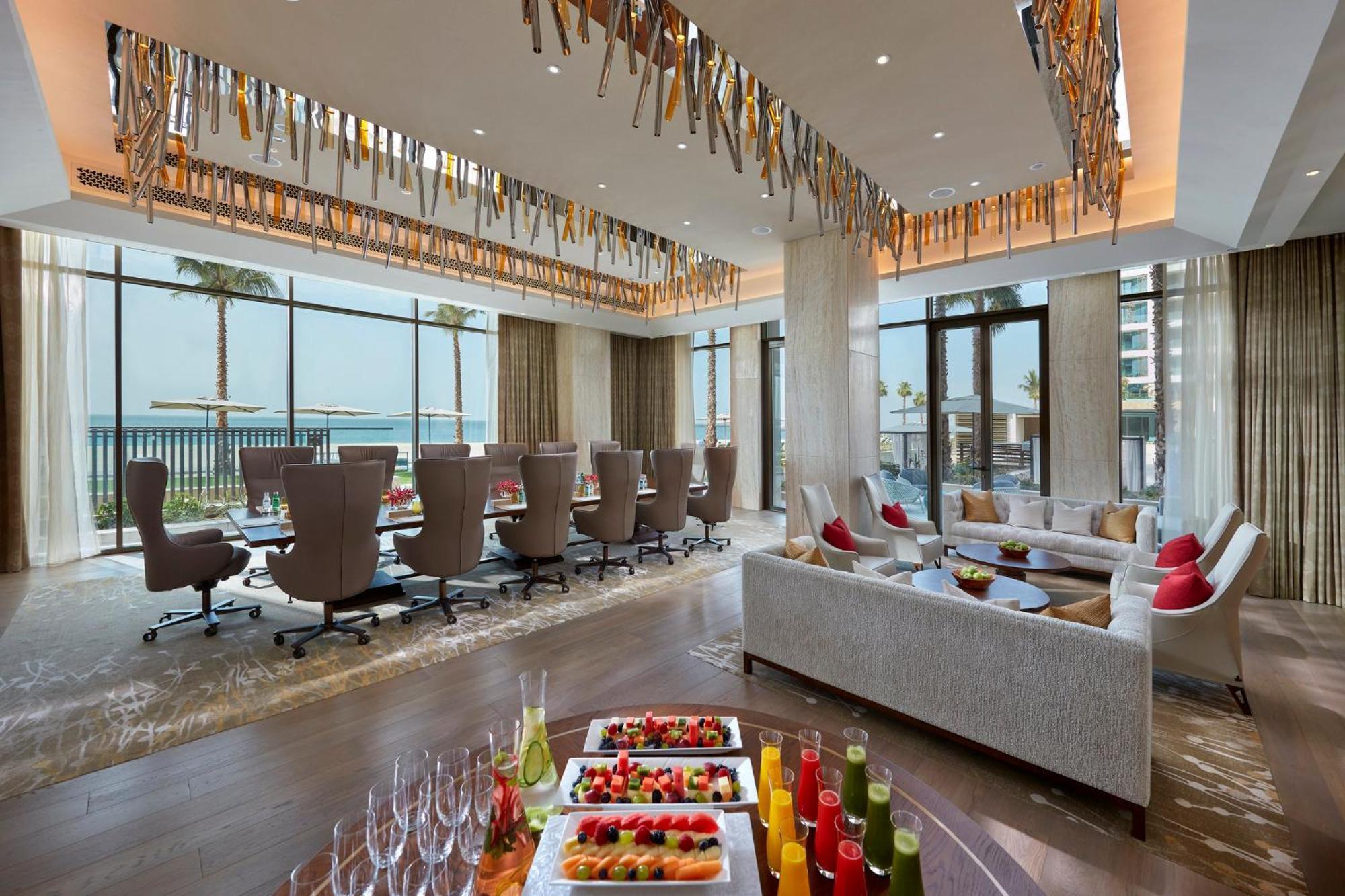 Mandarin Oriental Jumeira, Dubai Eksteriør billede The Club Lounge at the Jumeirah Atlantis