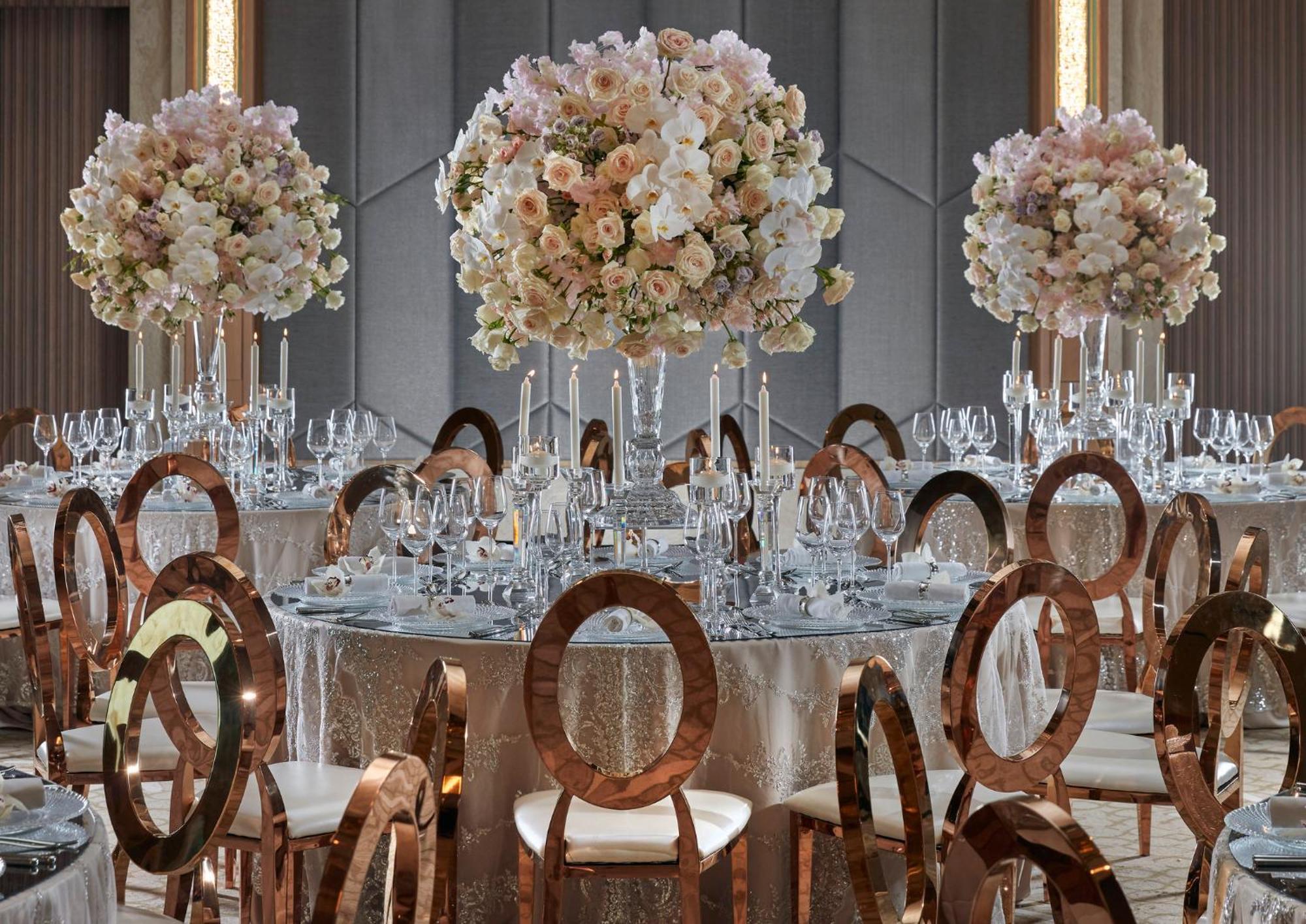 Mandarin Oriental Jumeira, Dubai Eksteriør billede The ballroom at the Ritz-Carlton, DIFC